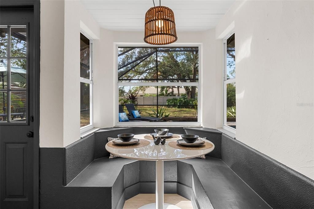 En Venta: $729,900 (4 camas, 2 baños, 2445 Pies cuadrados)