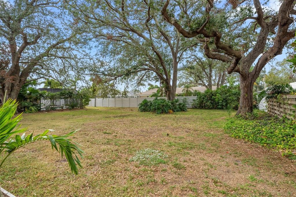 En Venta: $729,900 (4 camas, 2 baños, 2445 Pies cuadrados)