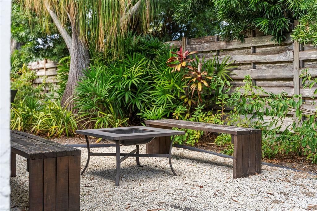 En Venta: $729,900 (4 camas, 2 baños, 2445 Pies cuadrados)