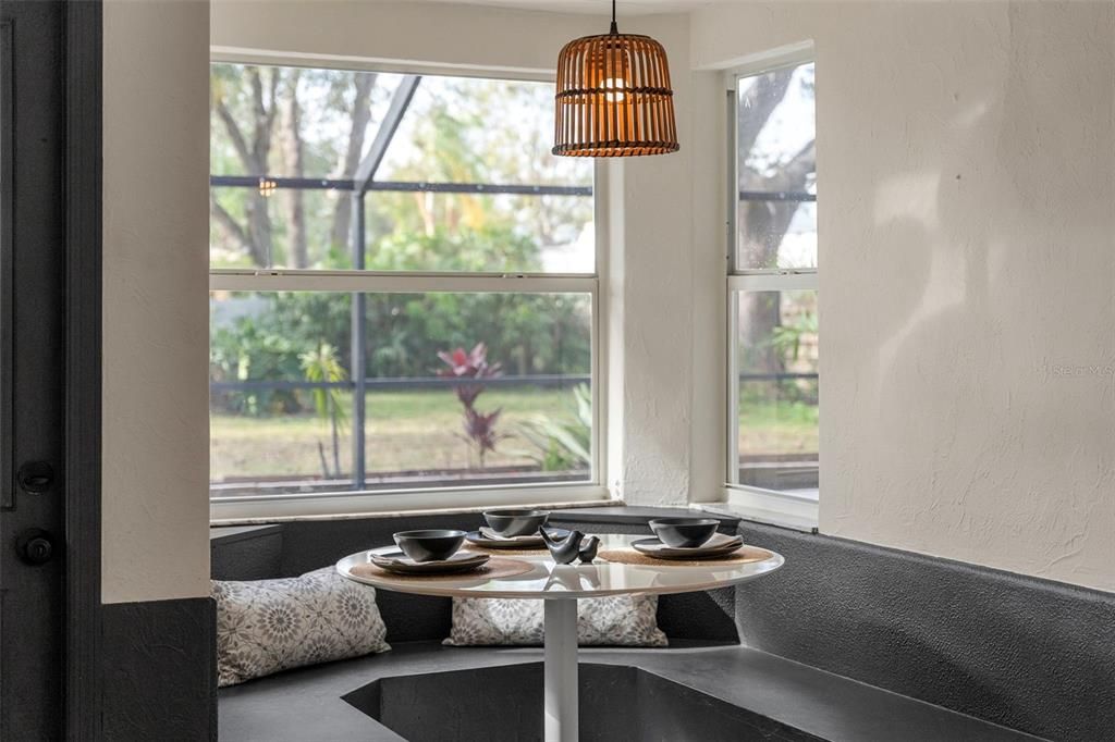 En Venta: $729,900 (4 camas, 2 baños, 2445 Pies cuadrados)