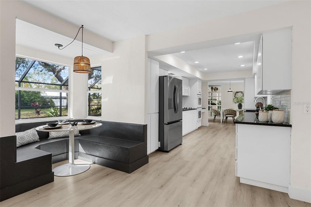 En Venta: $729,900 (4 camas, 2 baños, 2445 Pies cuadrados)