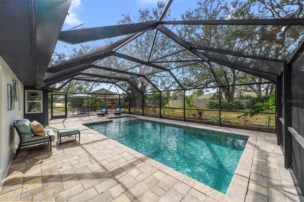 En Venta: $729,900 (4 camas, 2 baños, 2445 Pies cuadrados)