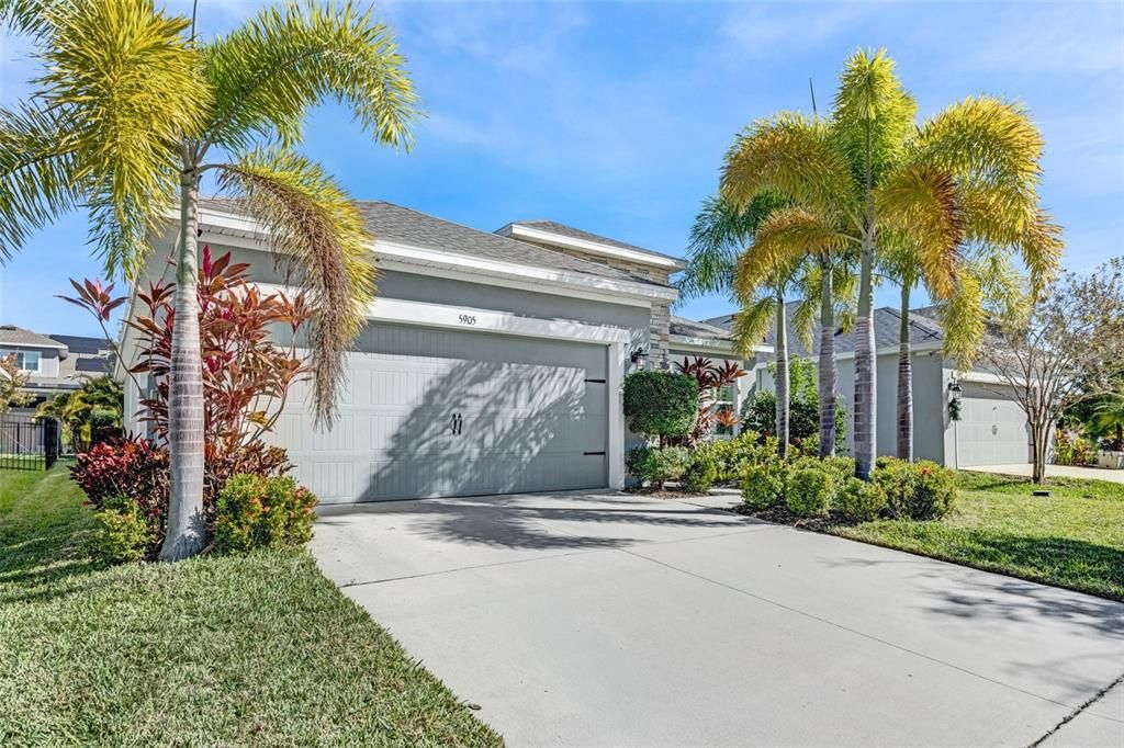 For Sale: $459,999 (3 beds, 2 baths, 1998 Square Feet)