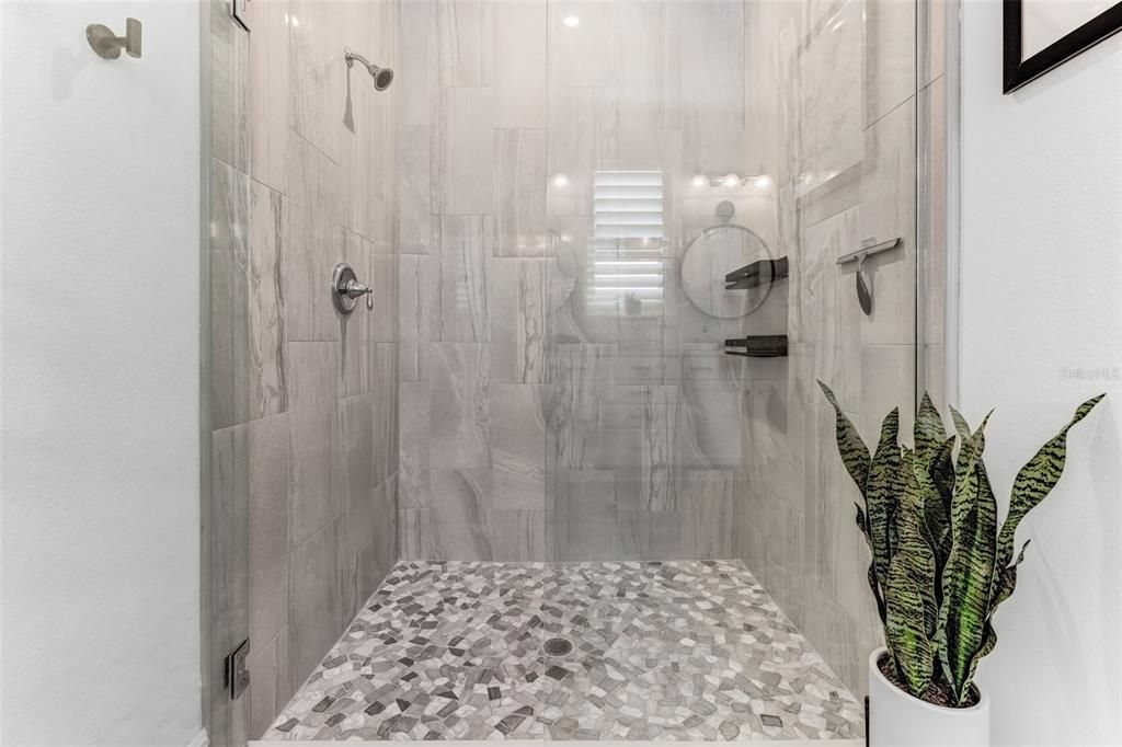 For Sale: $459,999 (3 beds, 2 baths, 1998 Square Feet)