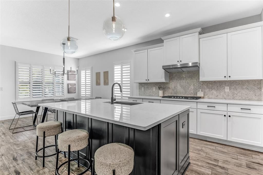 For Sale: $459,999 (3 beds, 2 baths, 1998 Square Feet)