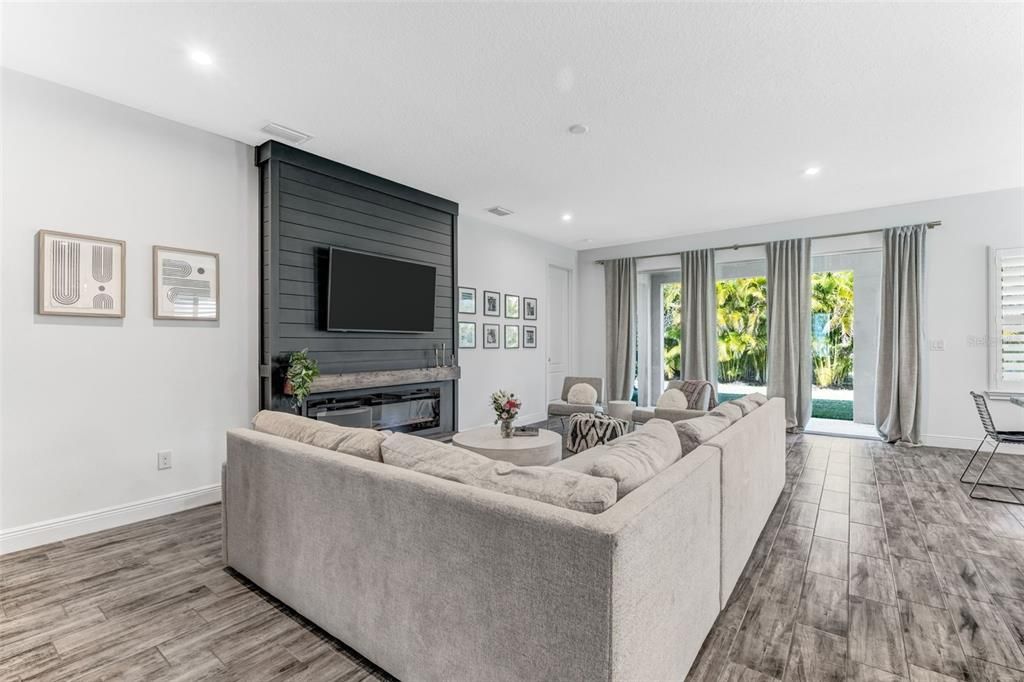 For Sale: $459,999 (3 beds, 2 baths, 1998 Square Feet)