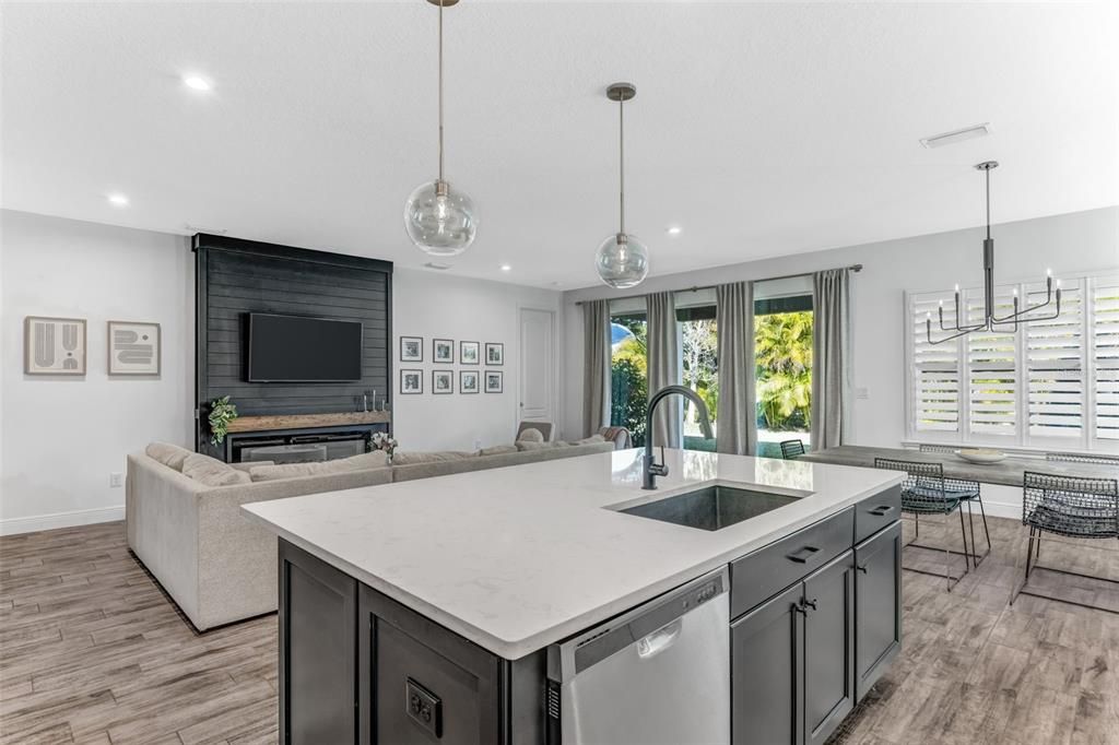 For Sale: $459,999 (3 beds, 2 baths, 1998 Square Feet)