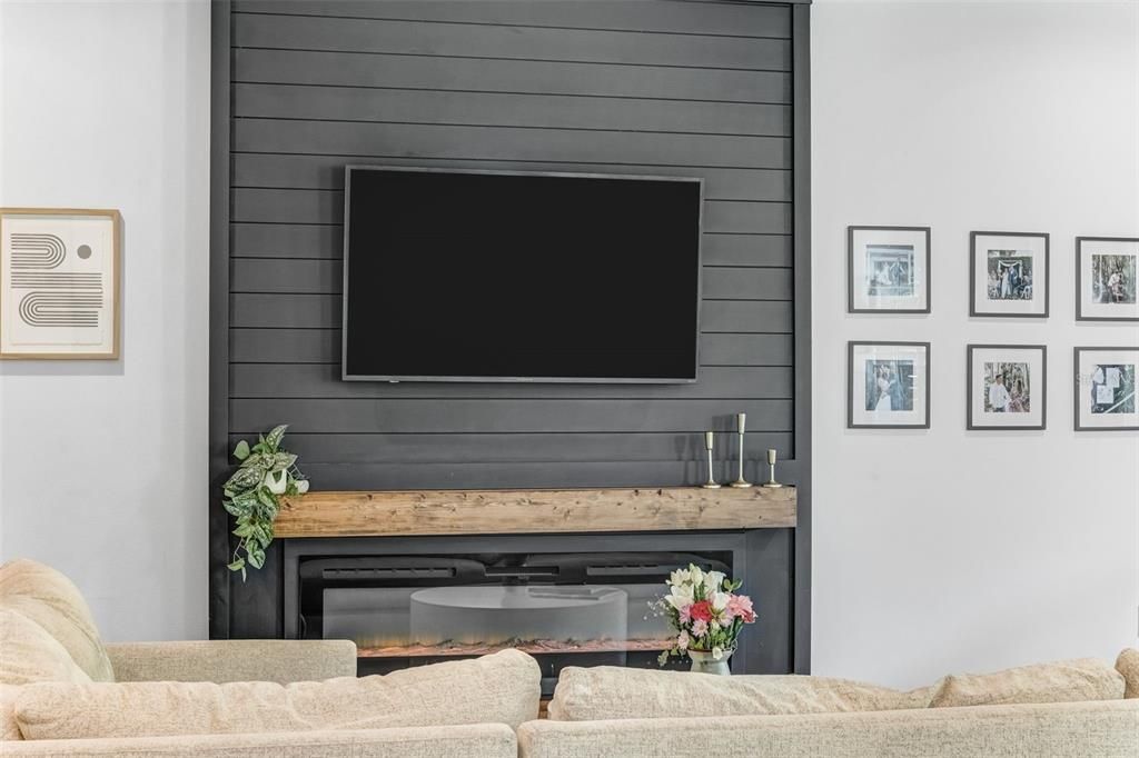 For Sale: $459,999 (3 beds, 2 baths, 1998 Square Feet)