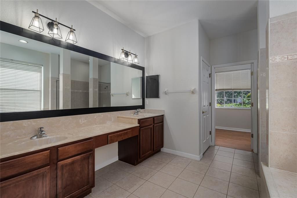 В аренду: $2,700 (4 спален, 3 ванн, 2320 Квадратных фут)