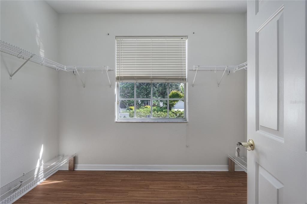 В аренду: $2,700 (4 спален, 3 ванн, 2320 Квадратных фут)