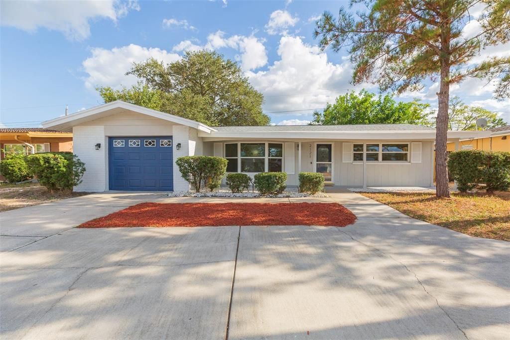 For Rent: $3,200 (3 beds, 2 baths, 1577 Square Feet)