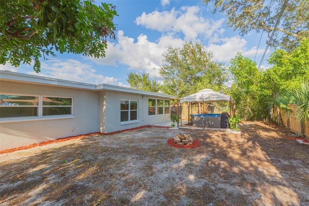 For Rent: $3,200 (3 beds, 2 baths, 1577 Square Feet)