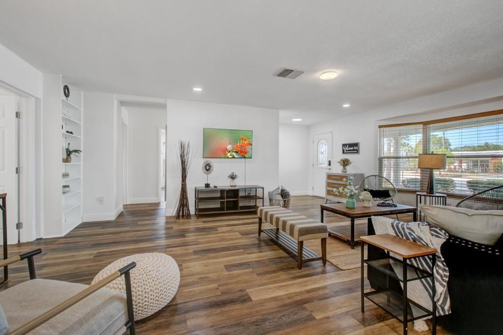 For Rent: $3,200 (3 beds, 2 baths, 1577 Square Feet)