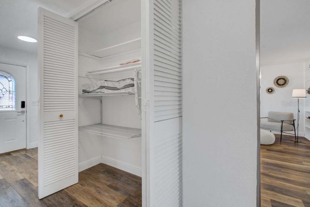 For Rent: $3,200 (3 beds, 2 baths, 1577 Square Feet)