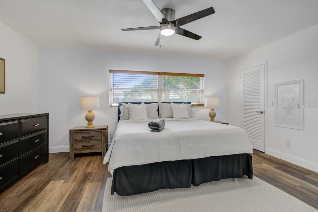 For Rent: $3,200 (3 beds, 2 baths, 1577 Square Feet)