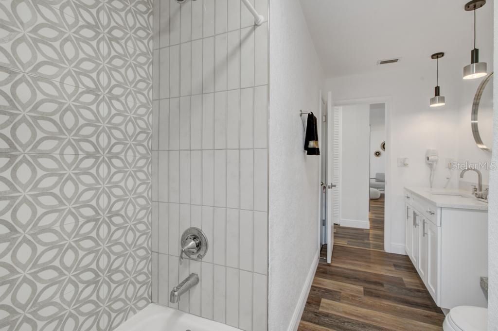 For Rent: $3,200 (3 beds, 2 baths, 1577 Square Feet)