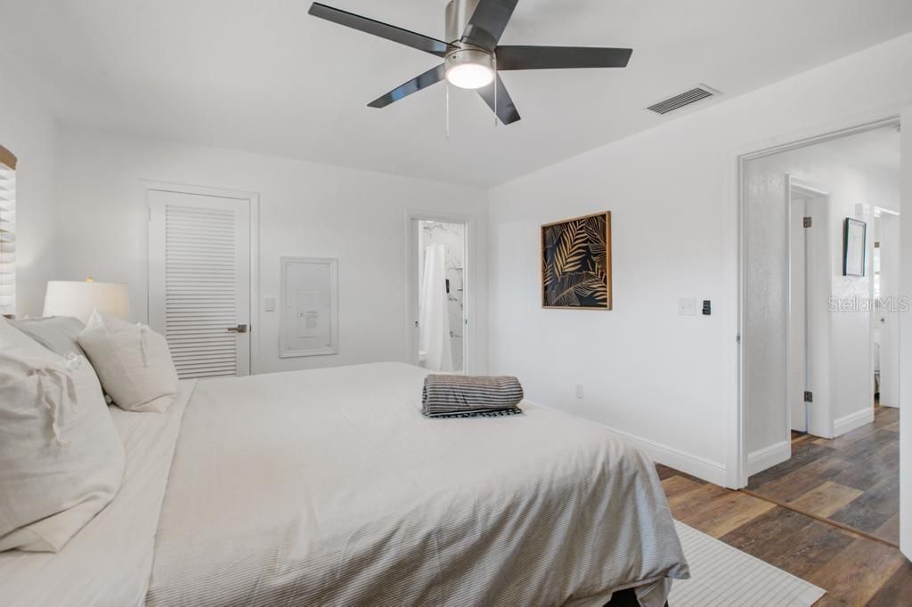 For Rent: $3,200 (3 beds, 2 baths, 1577 Square Feet)