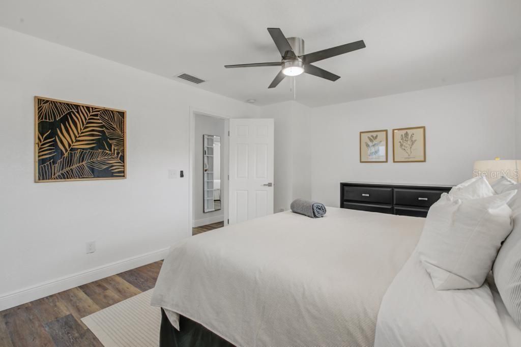 For Rent: $3,200 (3 beds, 2 baths, 1577 Square Feet)