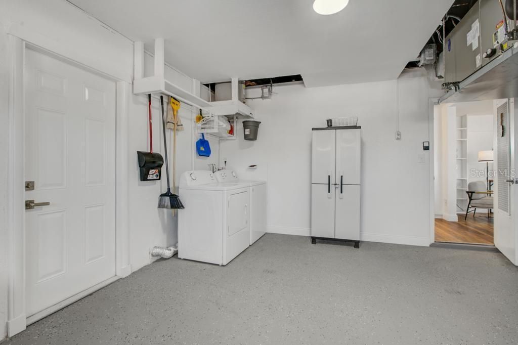 For Rent: $3,200 (3 beds, 2 baths, 1577 Square Feet)