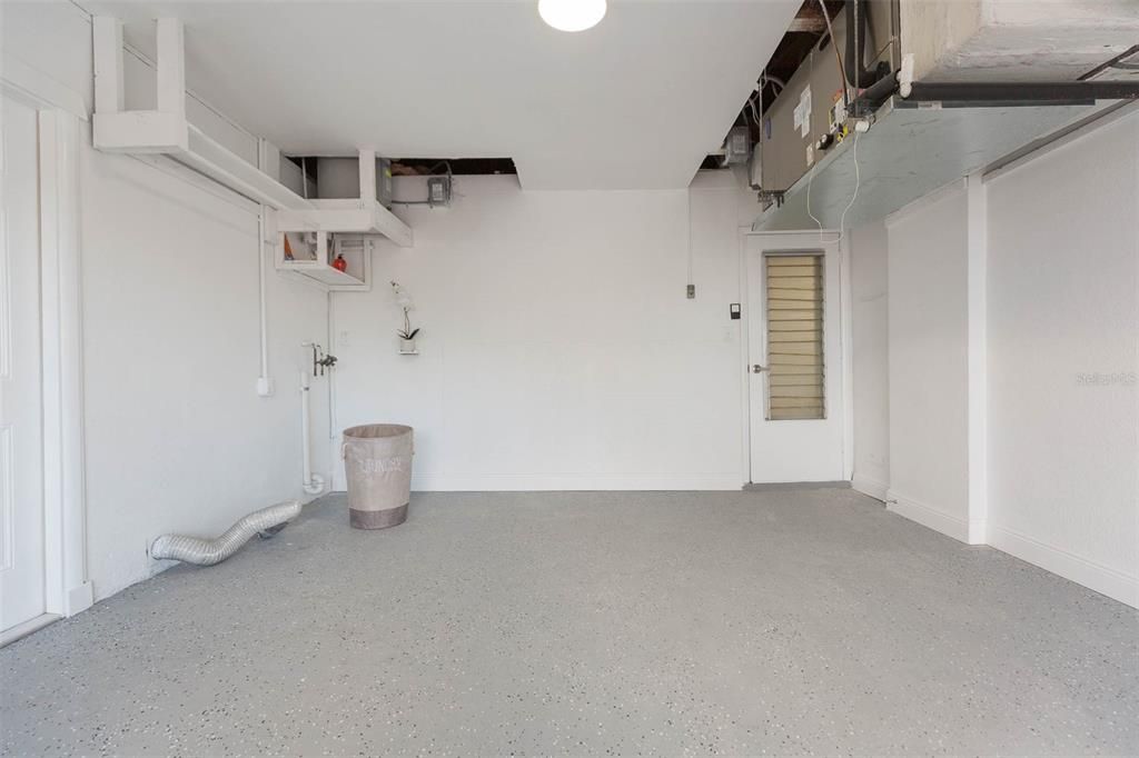 For Rent: $3,200 (3 beds, 2 baths, 1577 Square Feet)