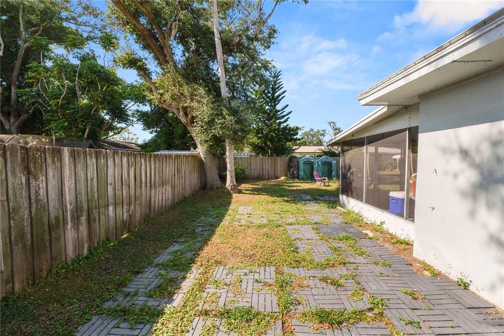 For Sale: $387,000 (3 beds, 2 baths, 1224 Square Feet)