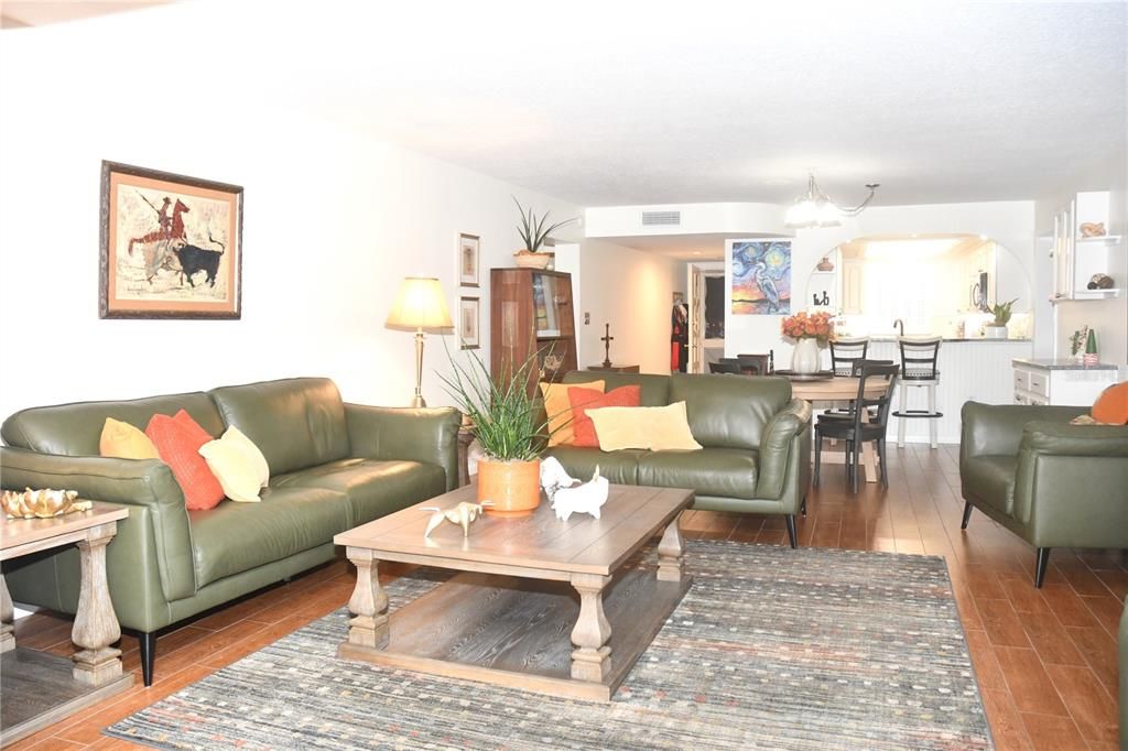 For Sale: $407,740 (3 beds, 3 baths, 1628 Square Feet)