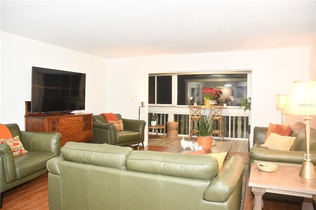 For Sale: $407,740 (3 beds, 3 baths, 1628 Square Feet)