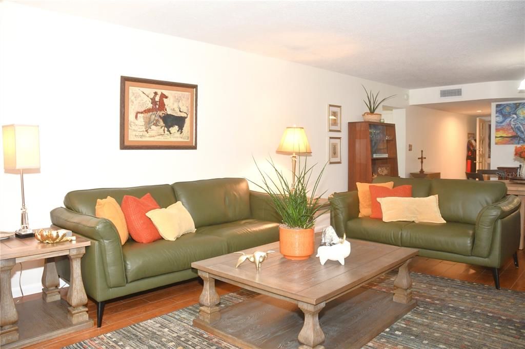 For Sale: $407,740 (3 beds, 3 baths, 1628 Square Feet)