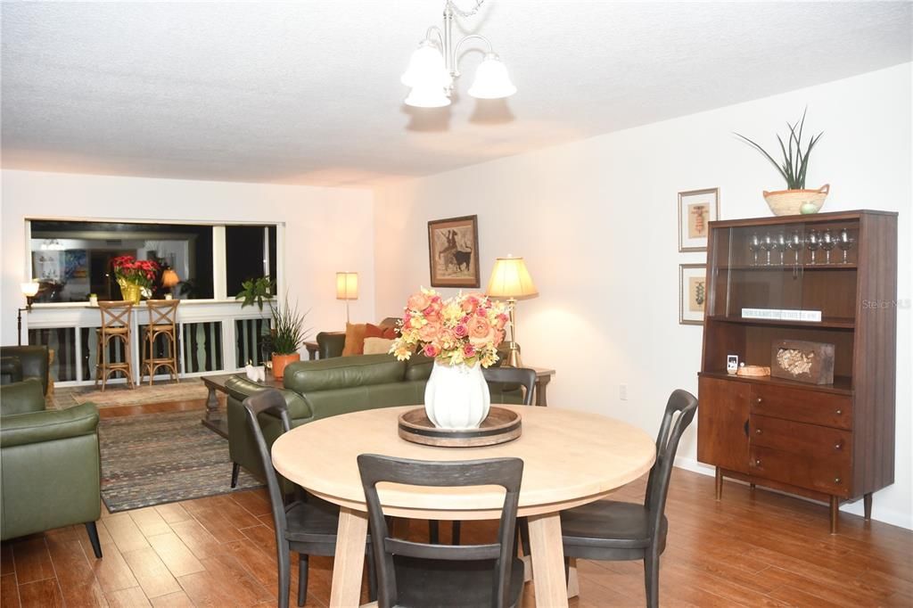 For Sale: $407,740 (3 beds, 3 baths, 1628 Square Feet)