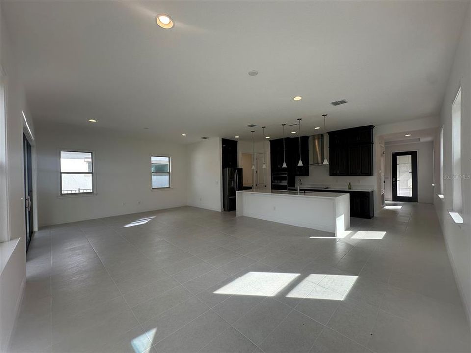 出租: $3,500 (3 贝兹, 3 浴室, 2043 平方英尺)