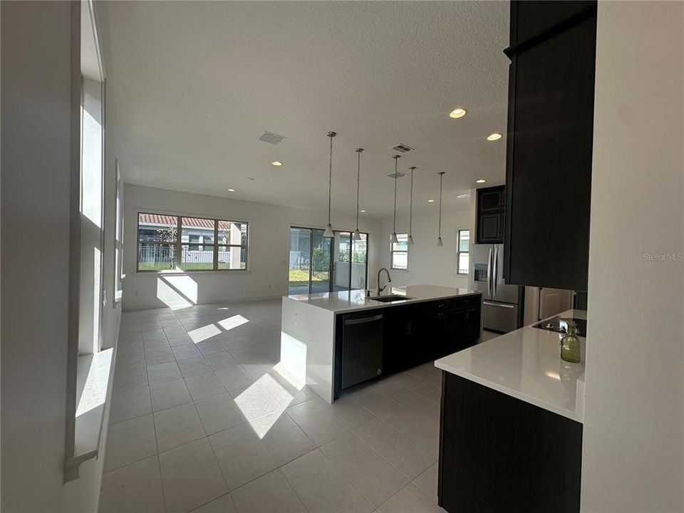 出租: $3,500 (3 贝兹, 3 浴室, 2043 平方英尺)