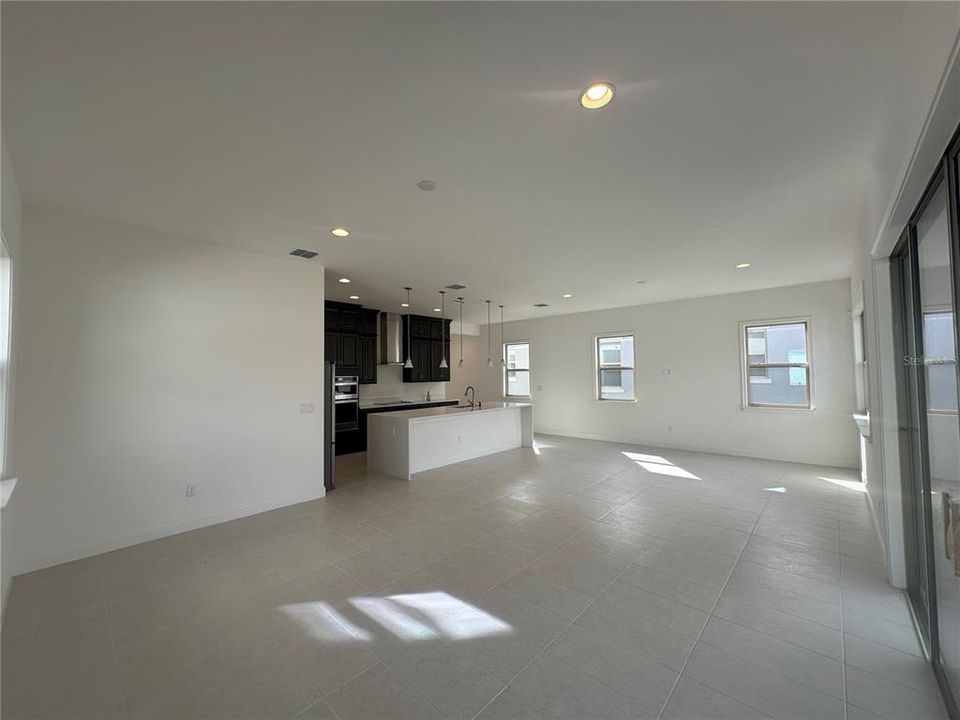 出租: $3,500 (3 贝兹, 3 浴室, 2043 平方英尺)