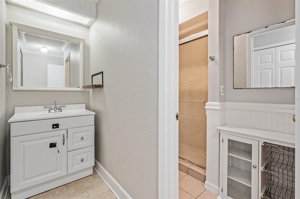 На продажу: $375,000 (3 спален, 2 ванн, 1244 Квадратных фут)