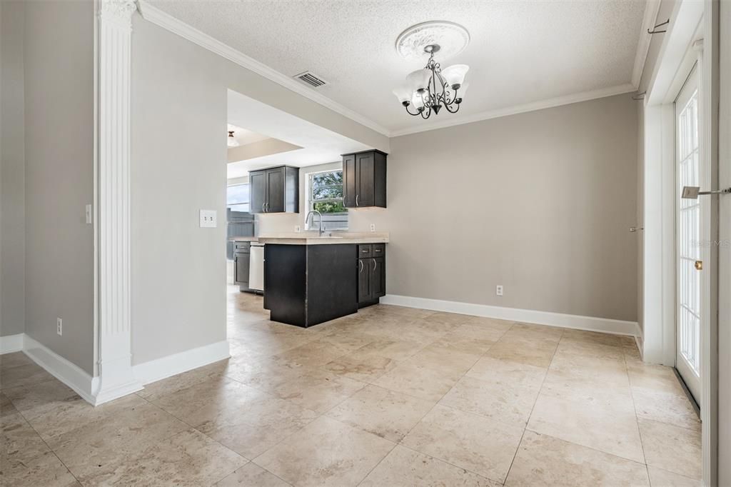 На продажу: $375,000 (3 спален, 2 ванн, 1244 Квадратных фут)