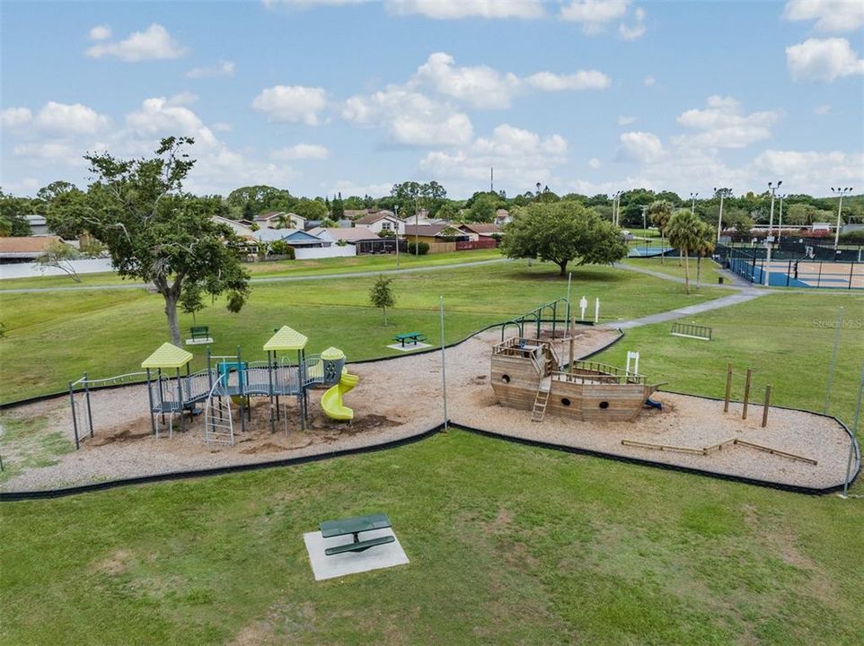 На продажу: $375,000 (3 спален, 2 ванн, 1244 Квадратных фут)