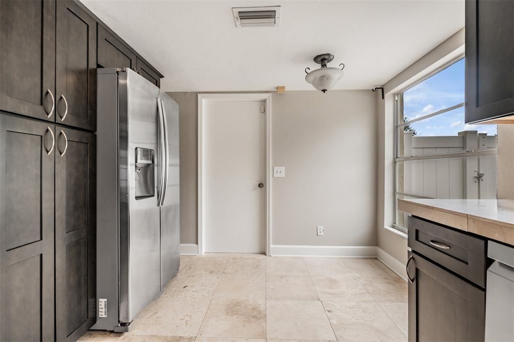 На продажу: $375,000 (3 спален, 2 ванн, 1244 Квадратных фут)