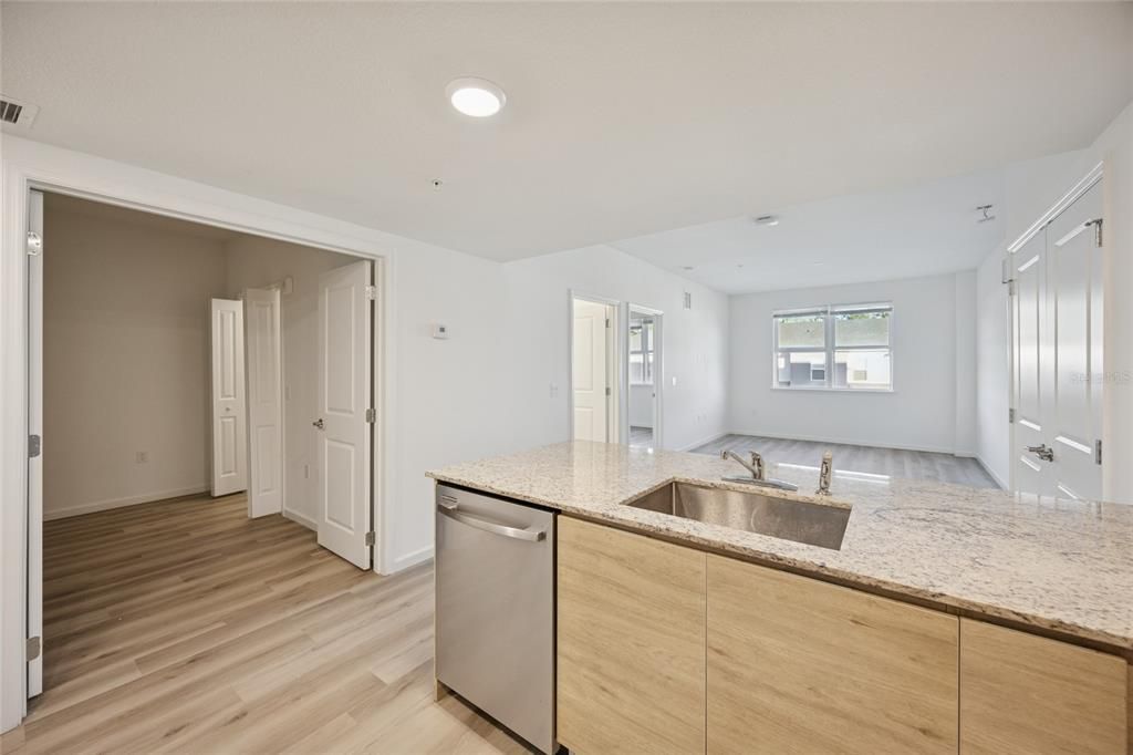 В аренду: $2,150 (3 спален, 2 ванн, 1142 Квадратных фут)