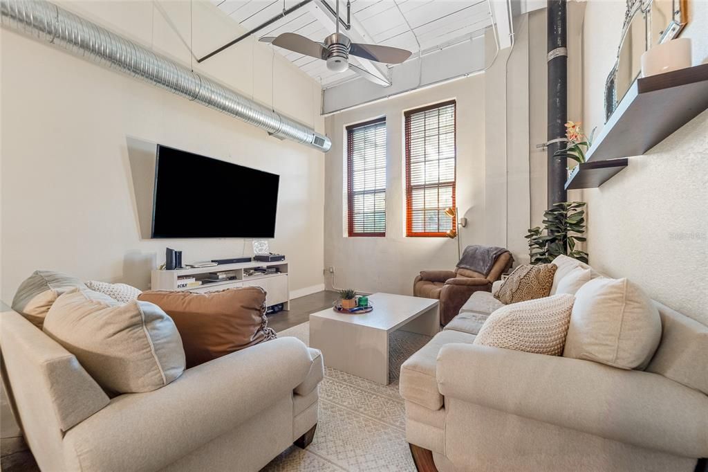 出租: $4,500 (2 贝兹, 2 浴室, 1398 平方英尺)