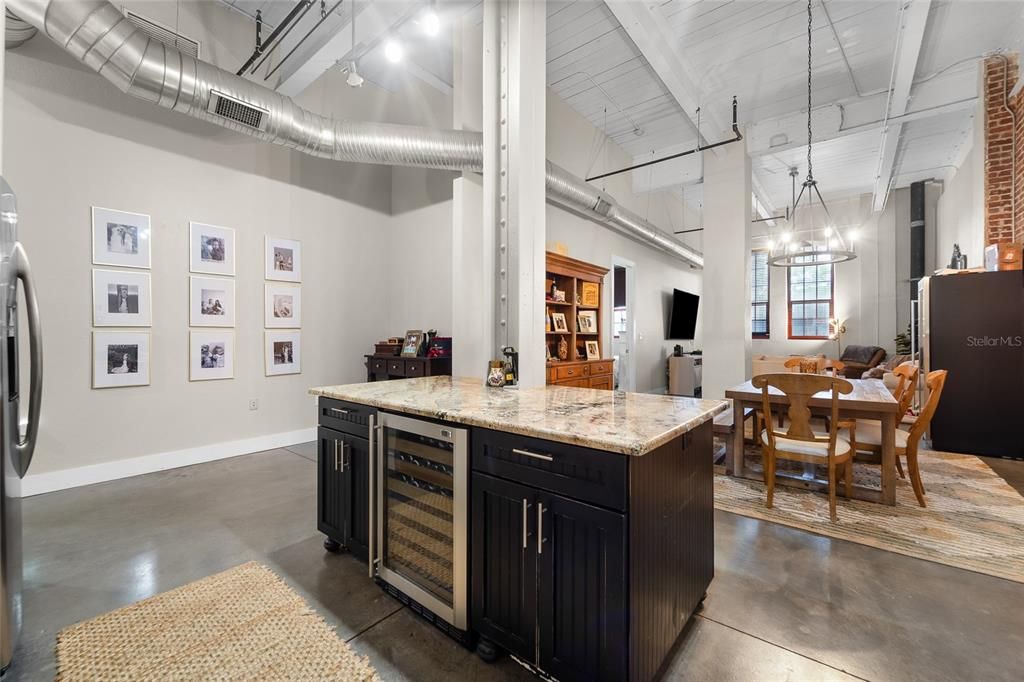 出租: $4,500 (2 贝兹, 2 浴室, 1398 平方英尺)