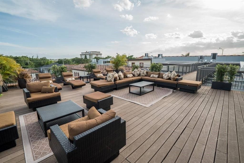 出租: $4,500 (2 贝兹, 2 浴室, 1398 平方英尺)