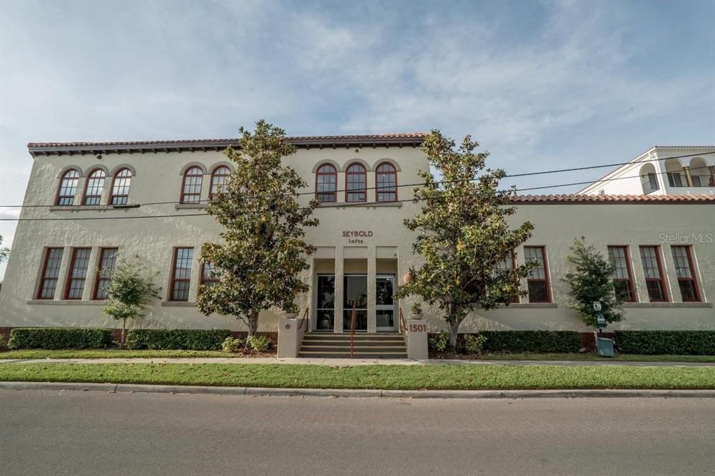 出租: $4,500 (2 贝兹, 2 浴室, 1398 平方英尺)