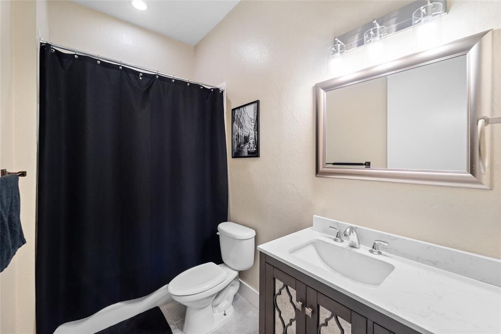 出租: $4,500 (2 贝兹, 2 浴室, 1398 平方英尺)