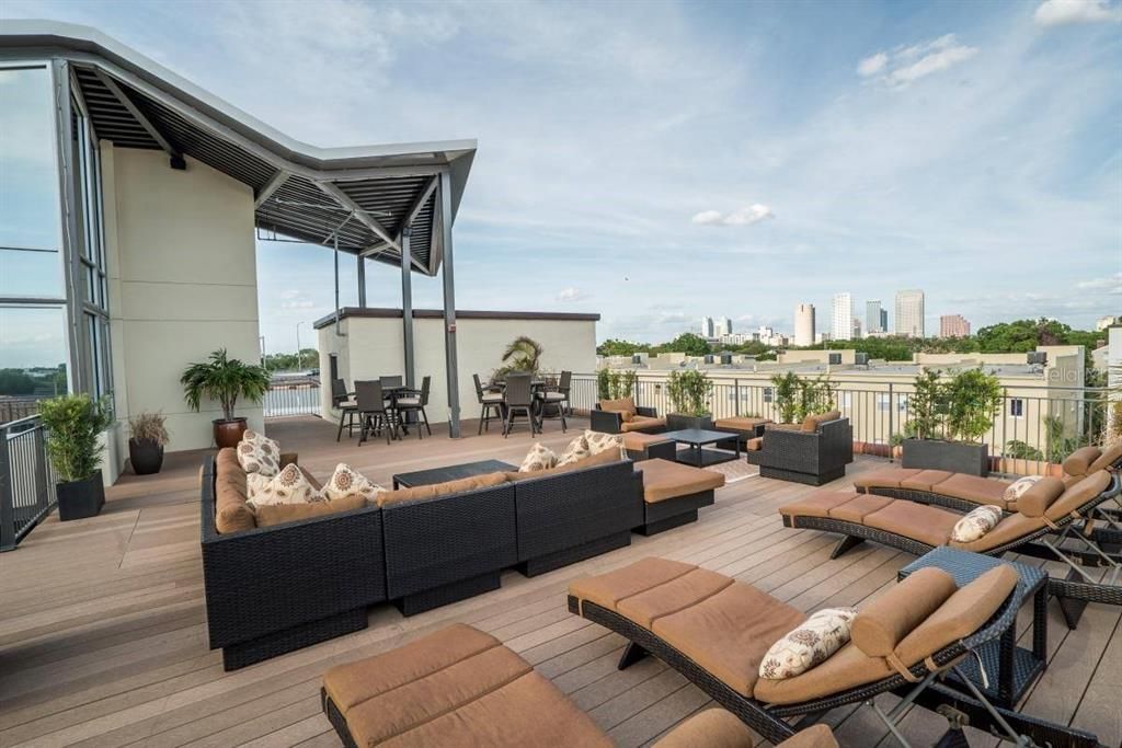 出租: $4,500 (2 贝兹, 2 浴室, 1398 平方英尺)