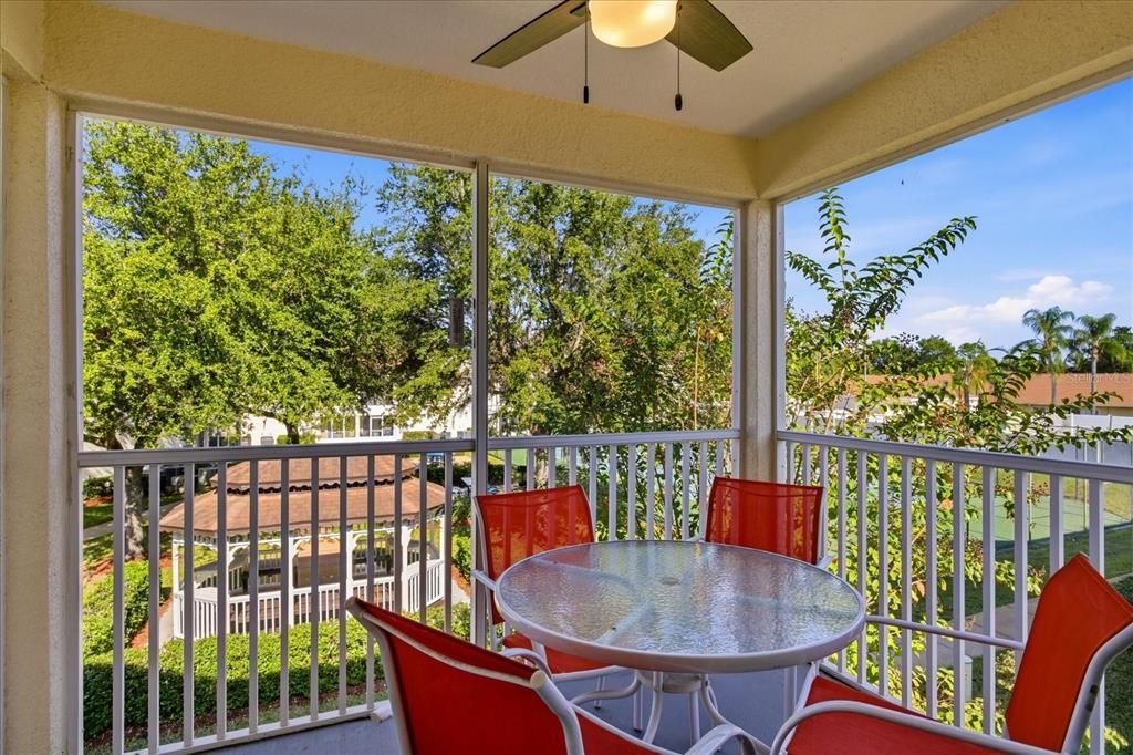 На продажу: $268,500 (3 спален, 2 ванн, 1245 Квадратных фут)