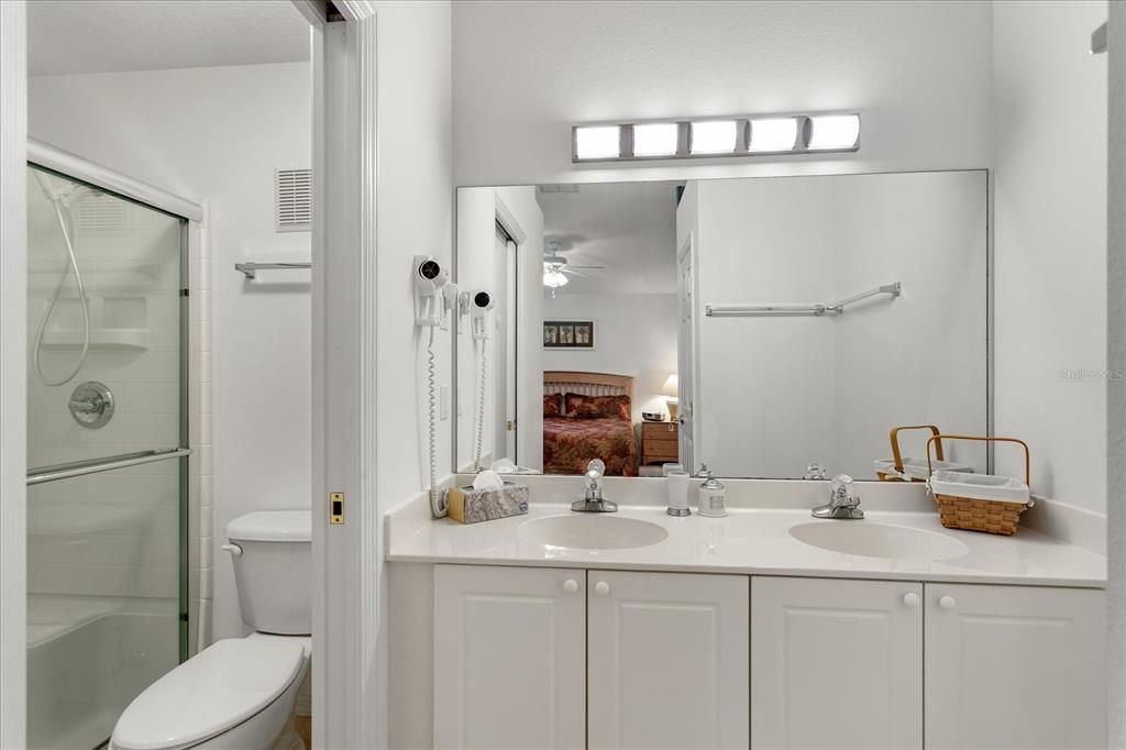 На продажу: $268,500 (3 спален, 2 ванн, 1245 Квадратных фут)