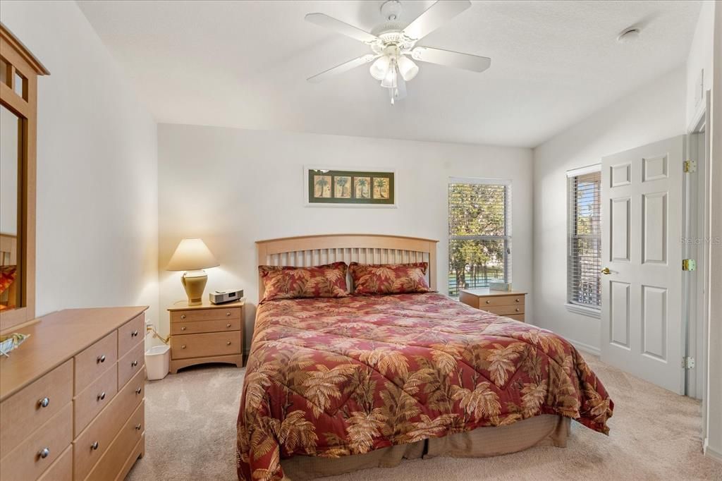 На продажу: $268,500 (3 спален, 2 ванн, 1245 Квадратных фут)