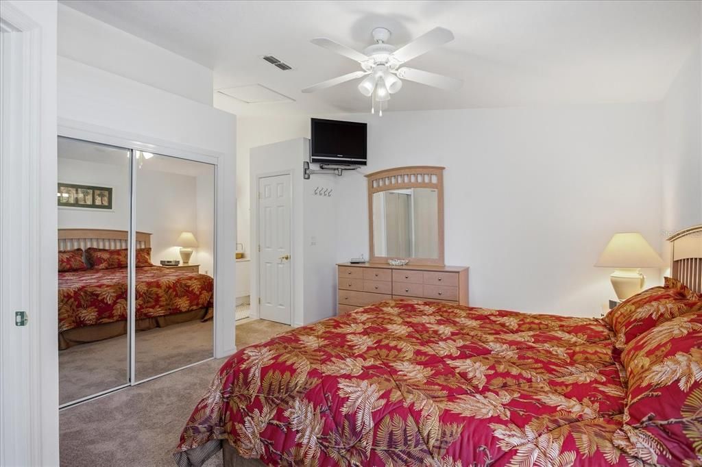 На продажу: $268,500 (3 спален, 2 ванн, 1245 Квадратных фут)