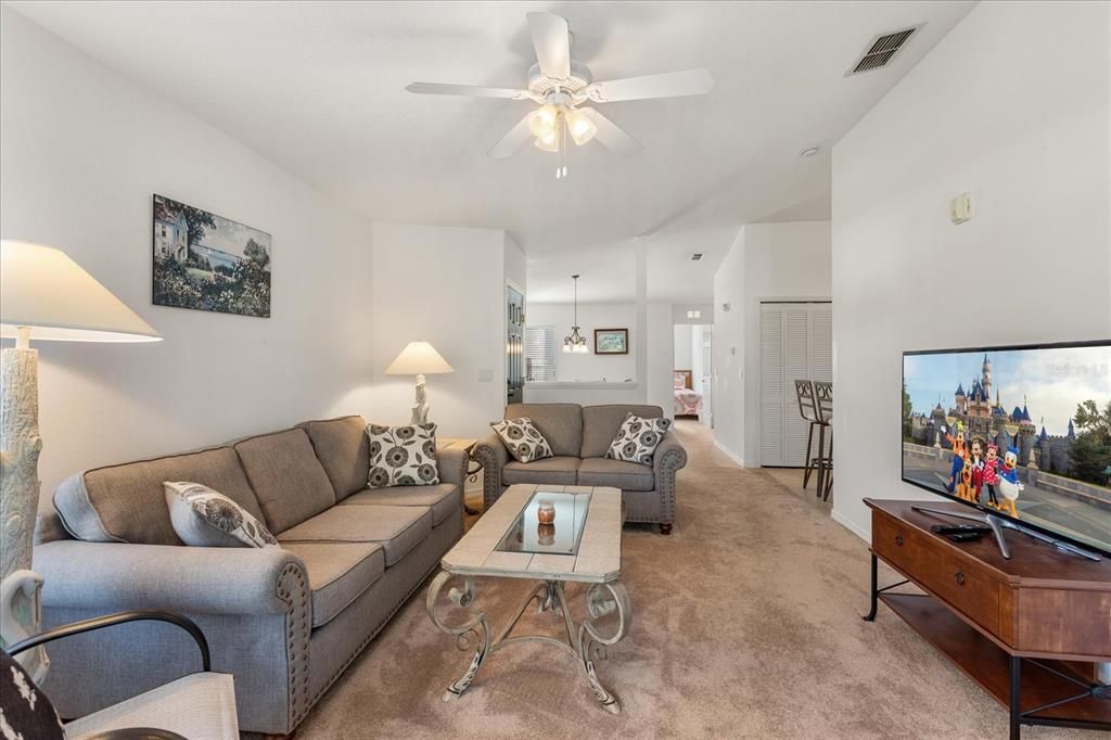 На продажу: $268,500 (3 спален, 2 ванн, 1245 Квадратных фут)