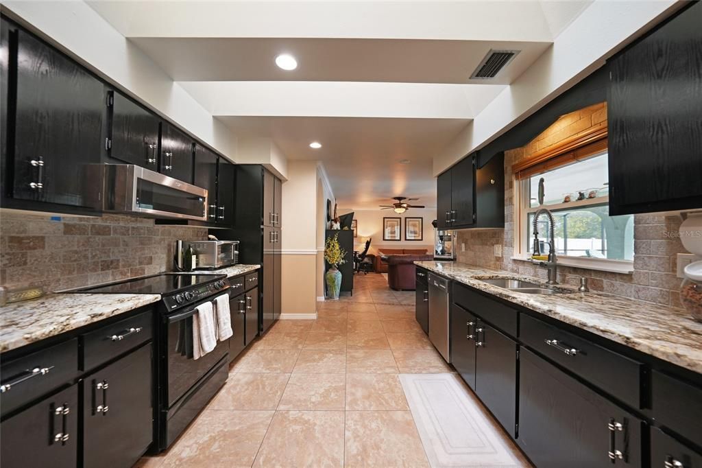 待售: $485,000 (3 贝兹, 2 浴室, 2280 平方英尺)