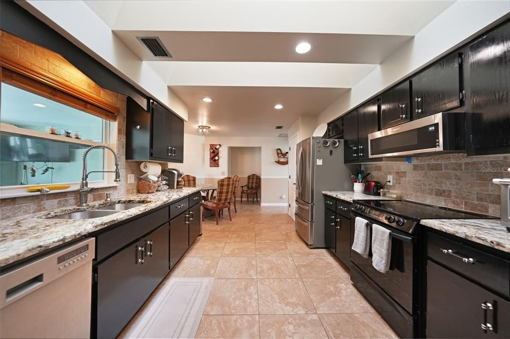 待售: $485,000 (3 贝兹, 2 浴室, 2280 平方英尺)